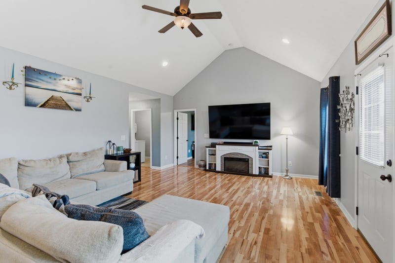 149 Beaver Creek Dr, Portland, TN 37148