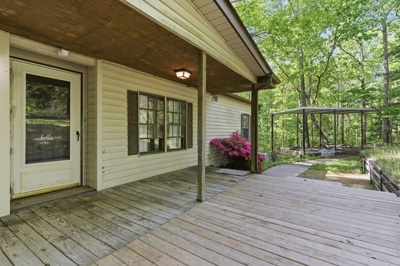 1020 Peery Cir, Kingston Springs, TN 37082