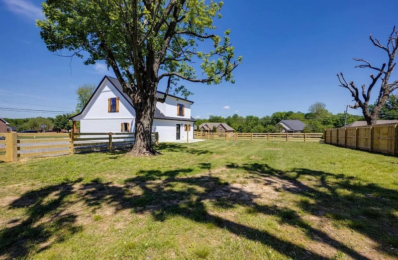 759 N Palmers Chapel Rd, White House, TN 37188