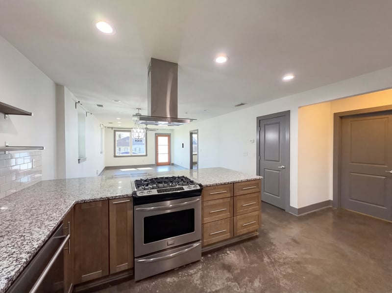 1067 Zophi St, Nashville, TN 37216