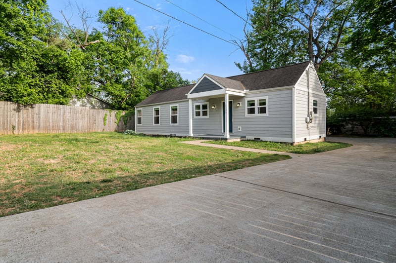 2706B Brunswick Dr, Nashville, TN 37207