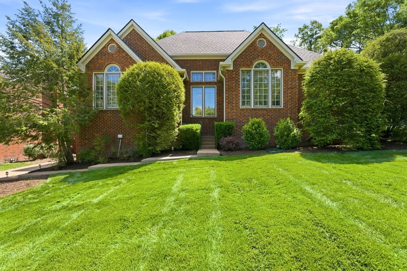 8013 Montcastle Dr, Nashville, TN 37221