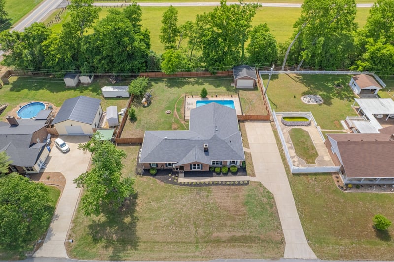 804 Redwood Cir, Columbia, TN 38401