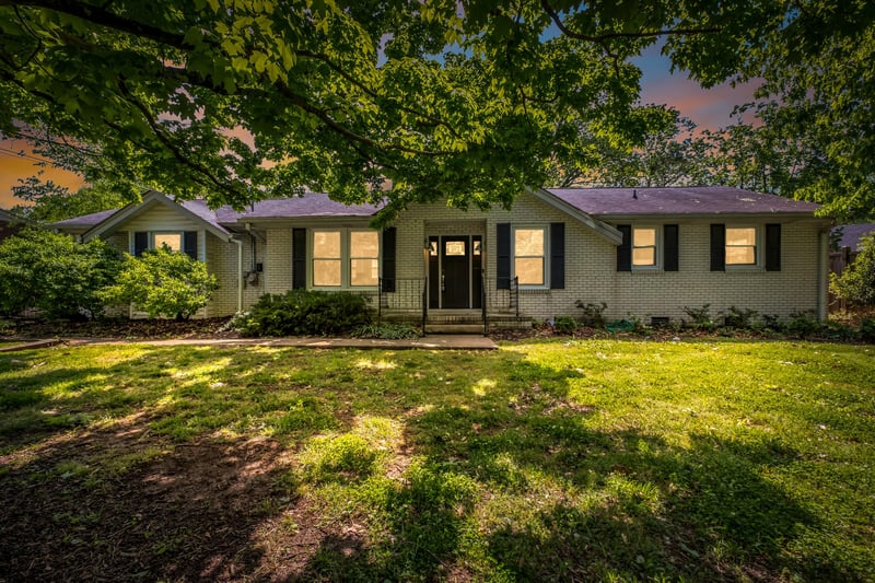 138 Carriage Dr, Nashville, TN 37221