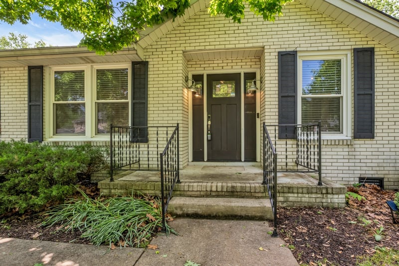 138 Carriage Dr, Nashville, TN 37221