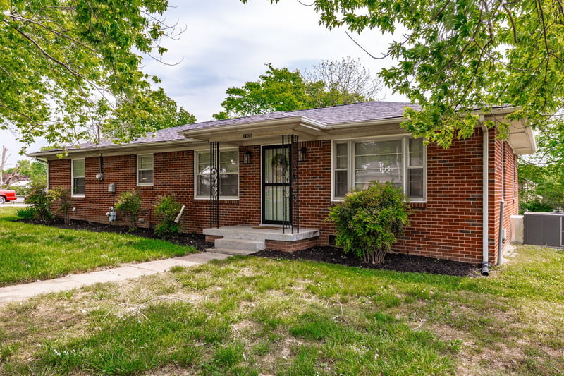 1103 Meadowview Dr, Gallatin, TN 37066