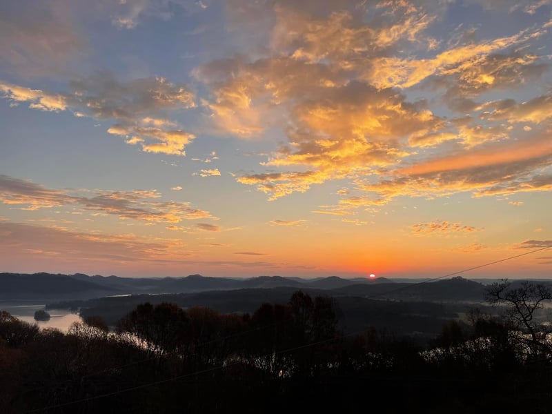 8 Matthews Mountain Ln, Carthage, TN 37030