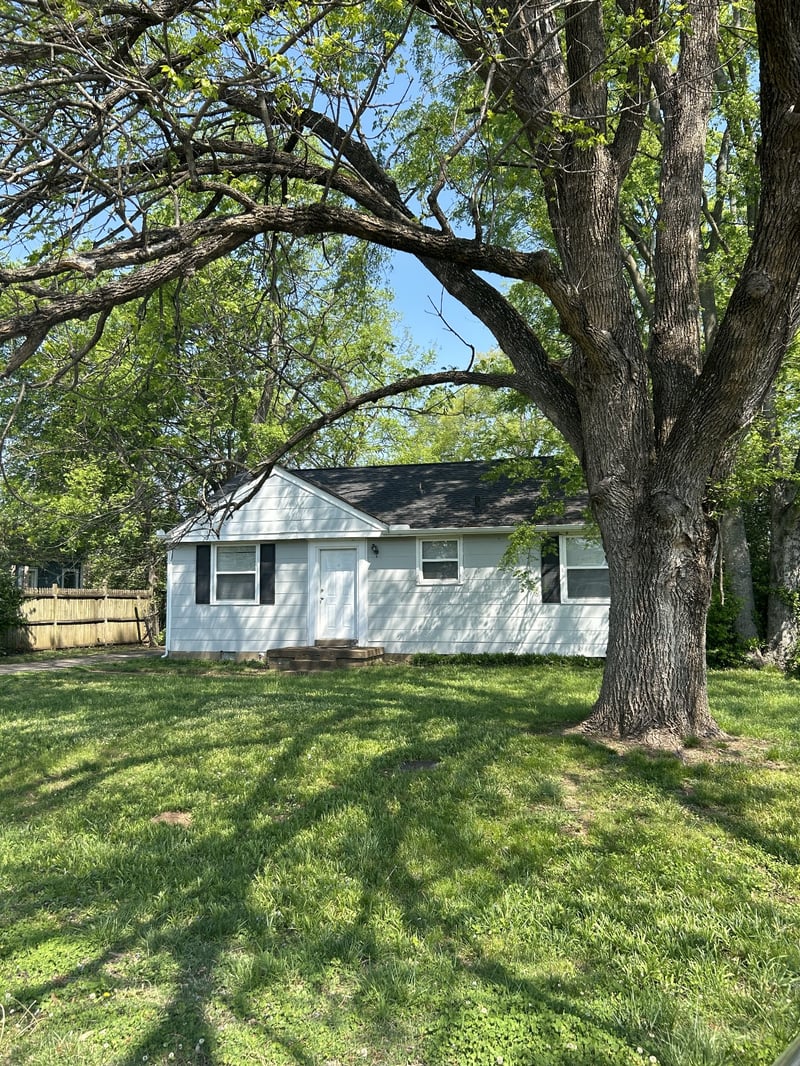 5506 Meadowcrest Ln, Nashville, TN 37209