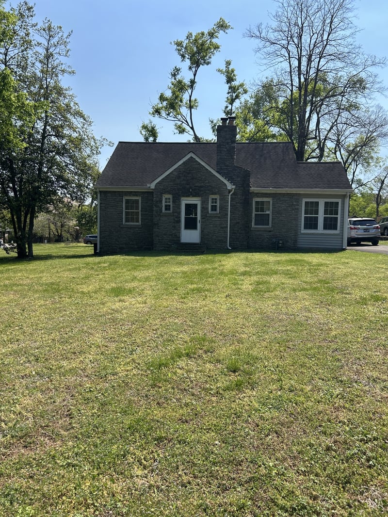 1412 E Riverwood Dr, Nashville, TN 37216