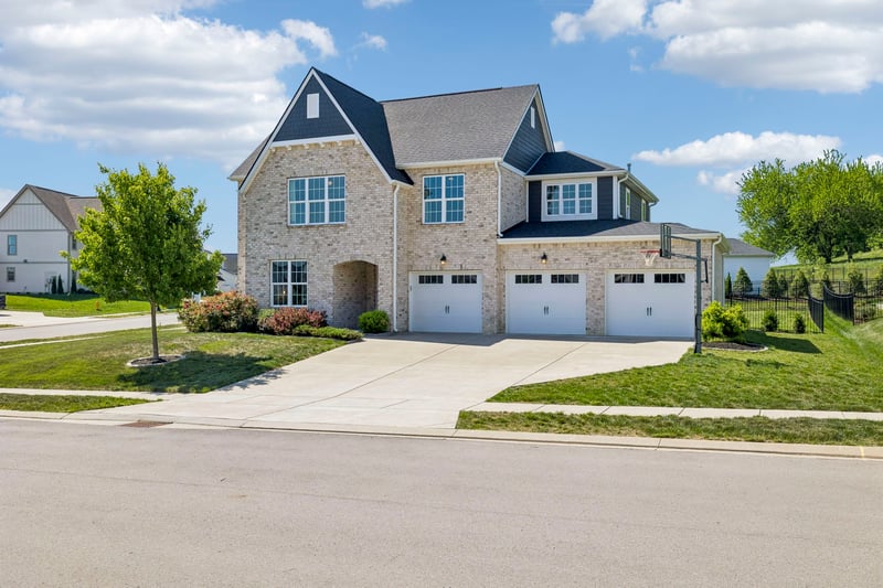 7601 Bussing Ps, College Grove, TN 37046