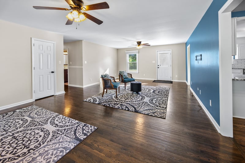 704 Redwood Cir, Columbia, TN 38401