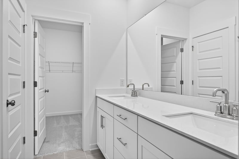 220 Crown Gardens Ct, Hermitage, TN 37076