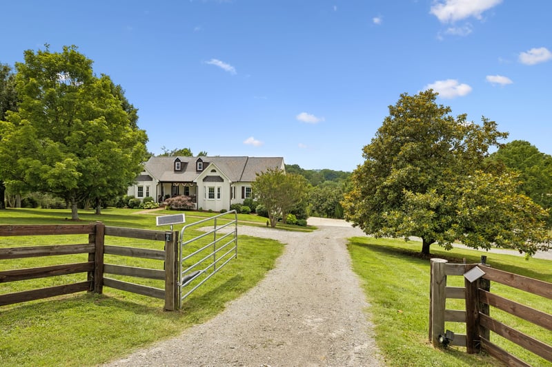 6429 Trails End Rd, College Grove, TN 37046