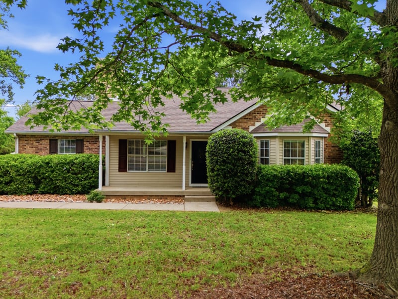 1019 Willowbank Dr, Ashland City, TN 37015