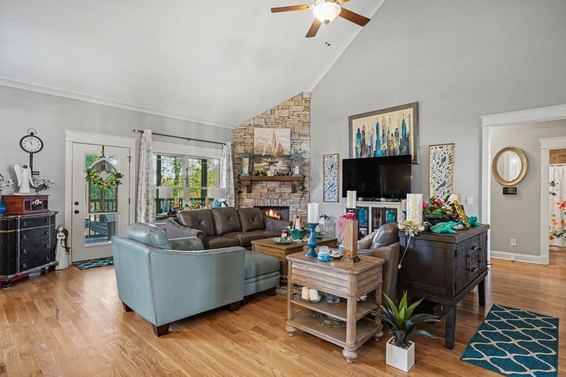 2618 Ritz Ln, Murfreesboro, TN 37130