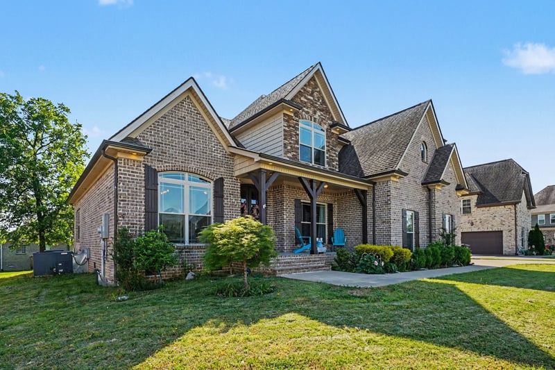 2618 Ritz Ln, Murfreesboro, TN 37130