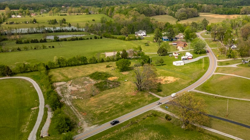 4444 Highway 76 , Cottontown, TN 37048