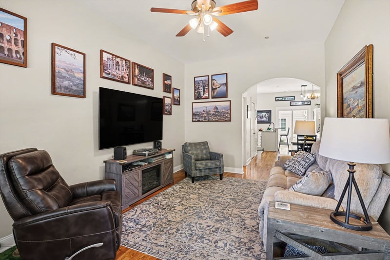 155 Augusta Ave, Pleasant View, TN 37146