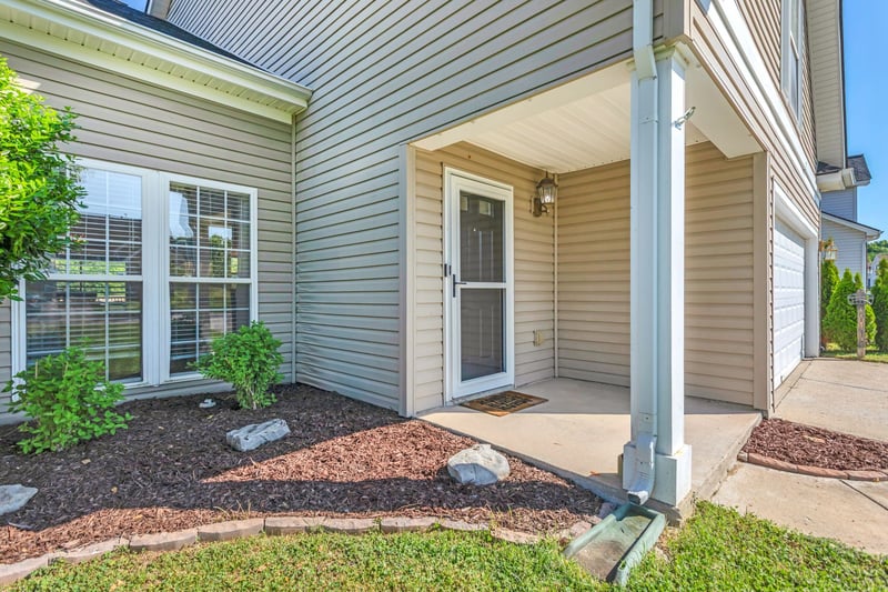 425 Creekside Ln, Spring Hill, TN 37174