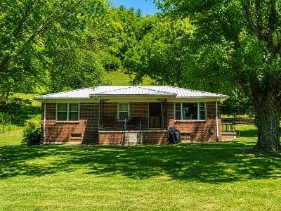 202 Maggart Rd, Elmwood, TN 38560