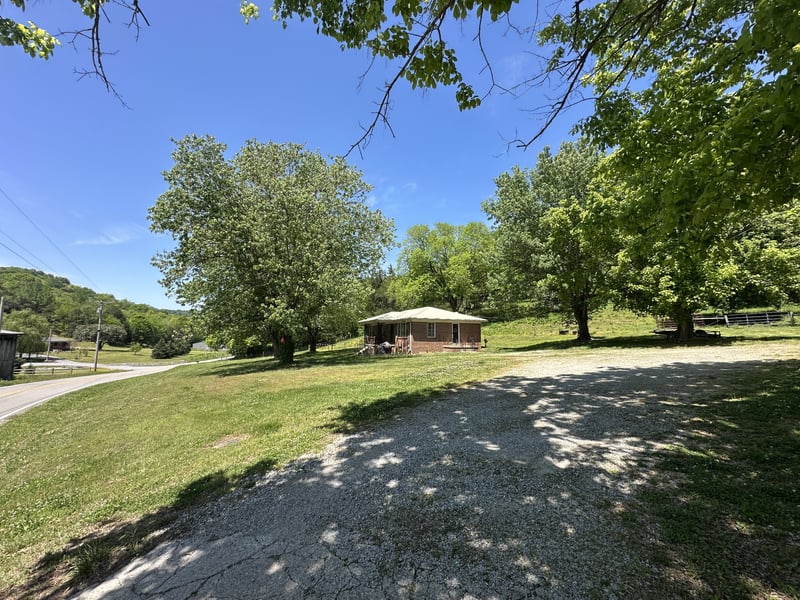 202 Maggart Rd, Elmwood, TN 38560