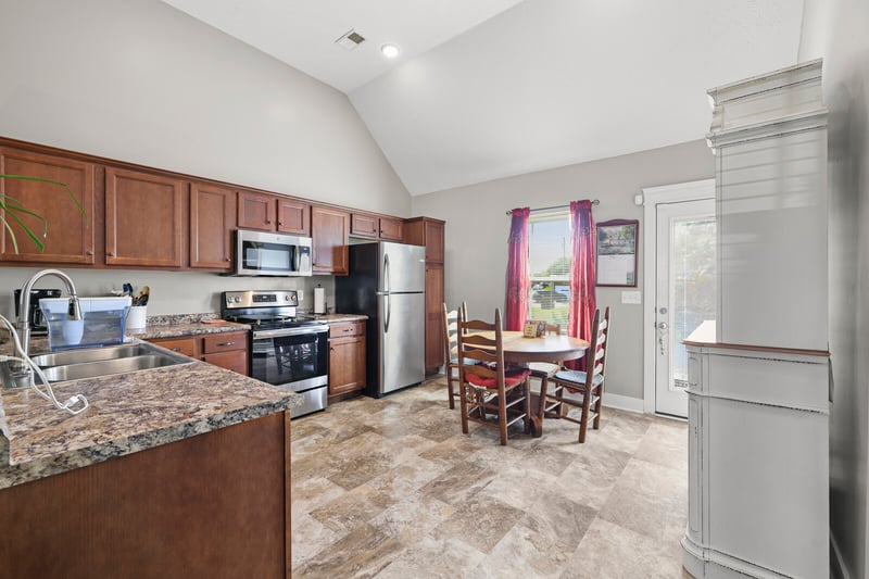 320 Providence Dr, Lebanon, TN 37087