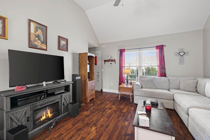 320 Providence Dr, Lebanon, TN 37087