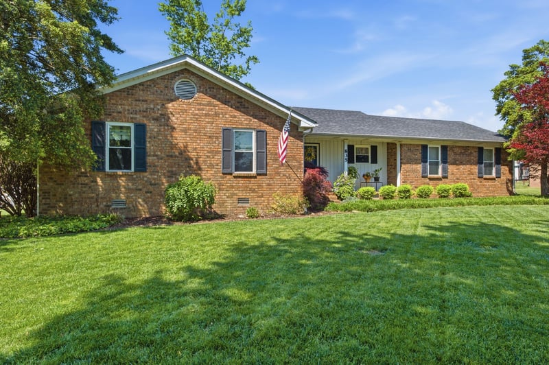 835 S Broadway St, Portland, TN 37148