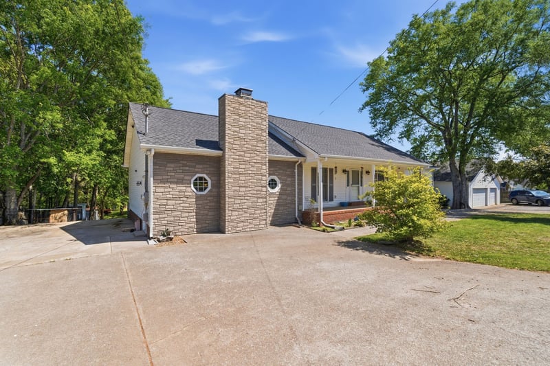 1050 Brinkley Rd, Murfreesboro, TN 37128