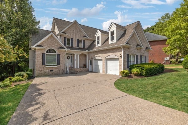 2701 N Highlands Dr, Nashville, TN 37221