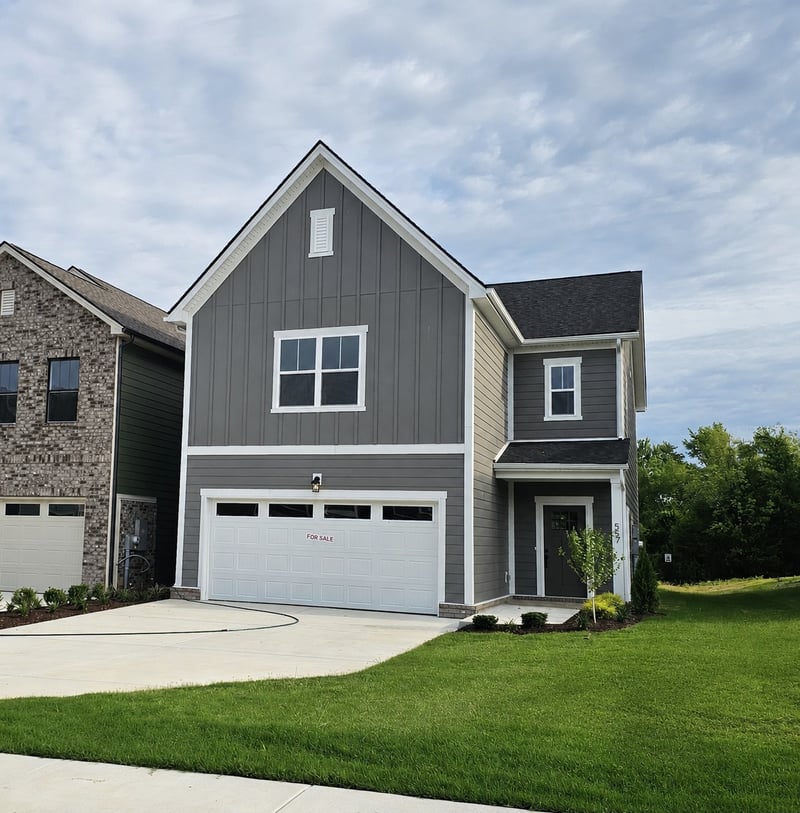 557 Twyla Dr, Lebanon, TN 37087