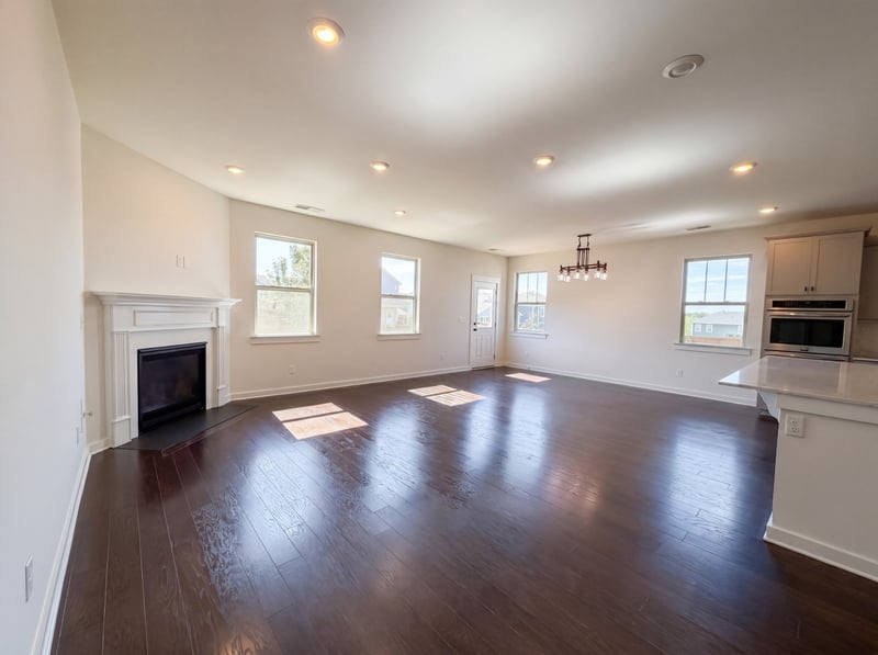 3372 Vinemont Dr, Thompsons Station, TN 37179