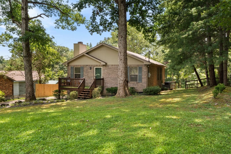 1004 Copper Still Ct, Kingston Springs, TN 37082