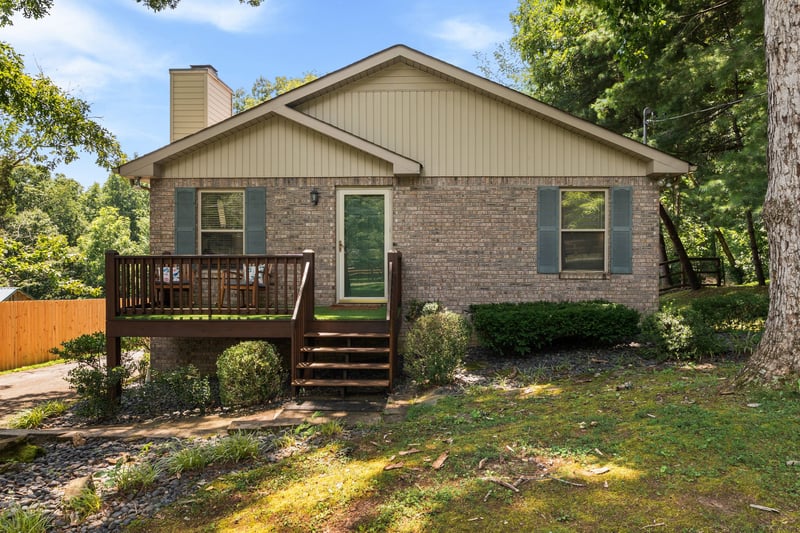 1004 Copper Still Ct, Kingston Springs, TN 37082