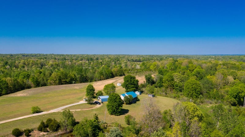 881 Coaling Rd, Charlotte, TN 37036