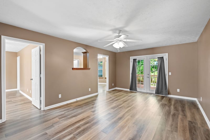 208 Luther Ct, Dickson, TN 37055