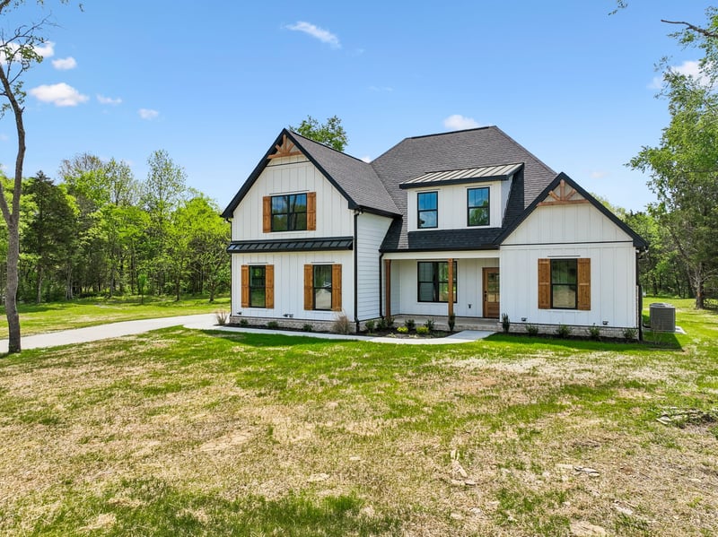 1990 Chicken Rd, Lebanon, TN 37090