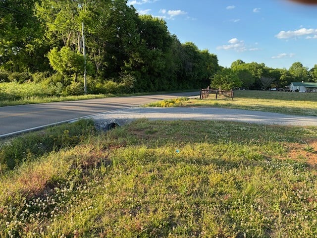 Dry Creek Rd, Mount Pleasant, TN 38474