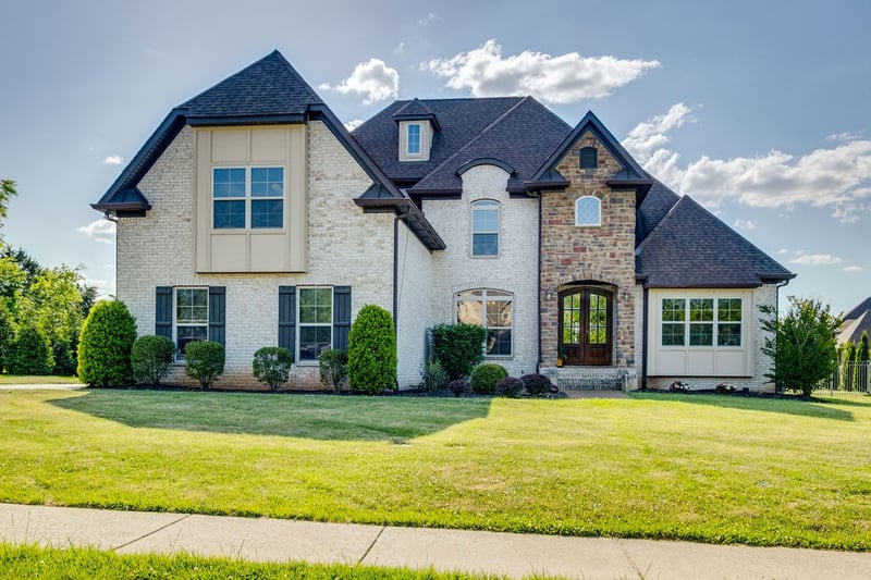 902 Larkspur Ln, Lebanon, TN 37087