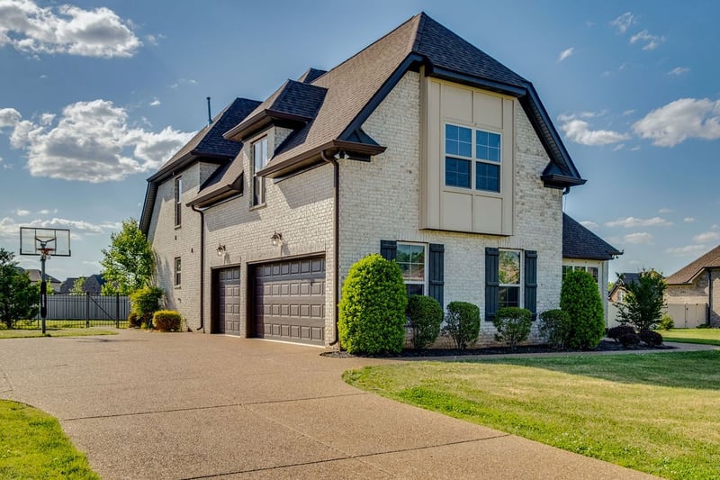 902 Larkspur Ln, Lebanon, TN 37087
