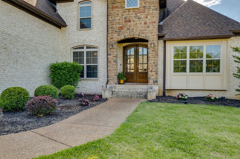 902 Larkspur Ln, Lebanon, TN 37087