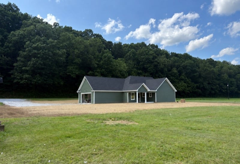 1592 Gilliam Hollow Rd, Dickson, TN 37055