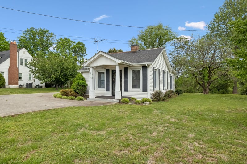 77 Main St, Gordonsville, TN 38563