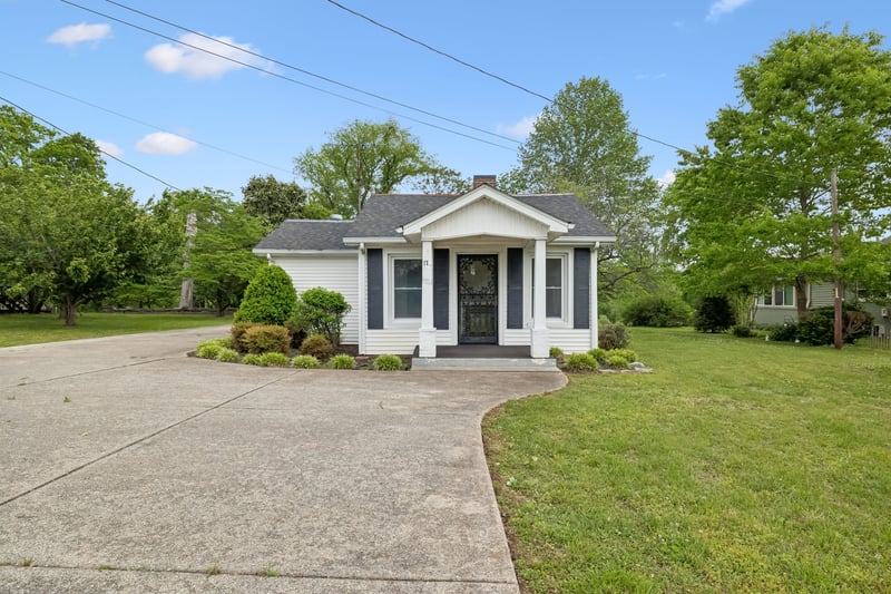 77 Main St, Gordonsville, TN 38563
