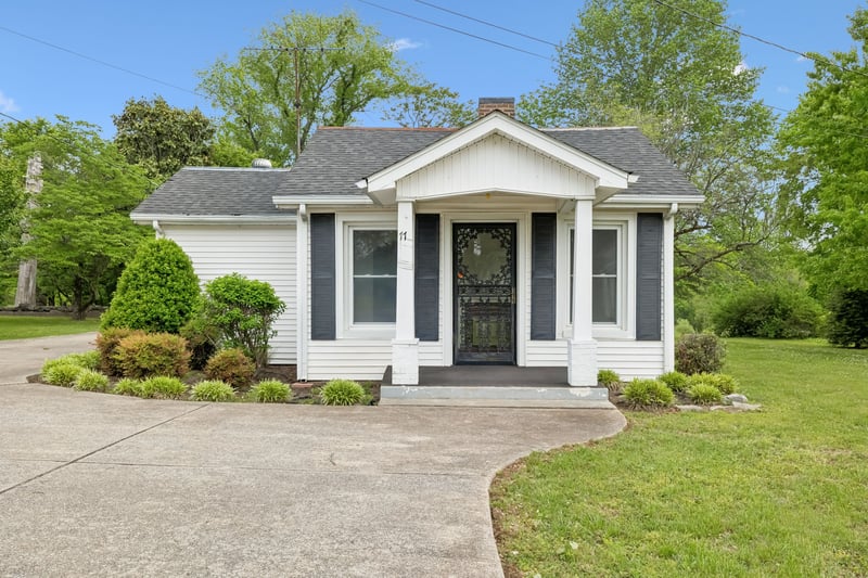 77 Main St, Gordonsville, TN 38563