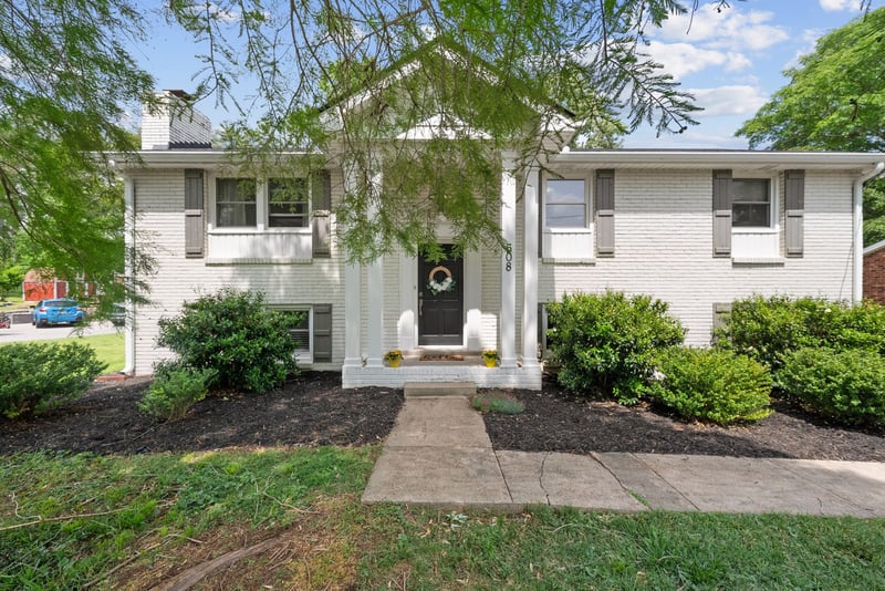 608 Harpeth Pkwy, Nashville, TN 37221