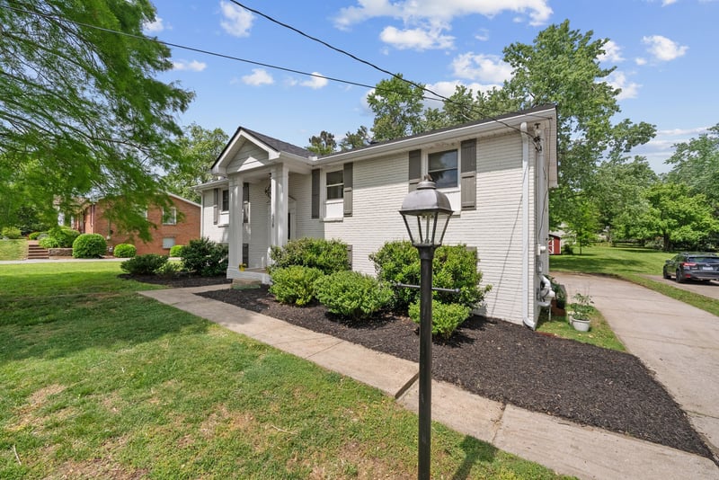 608 Harpeth Pkwy, Nashville, TN 37221