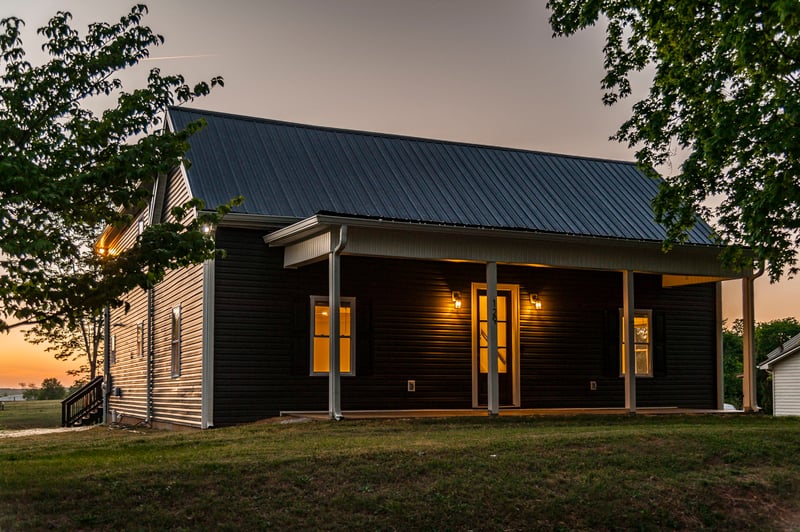 129 S Cedar St, Cross Plains, TN 37049