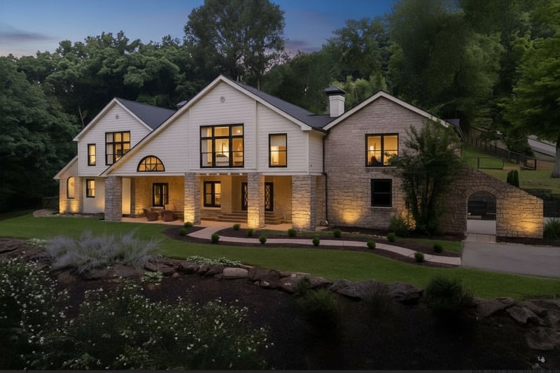 915 Overton Lea Rd, Nashville, TN 37220