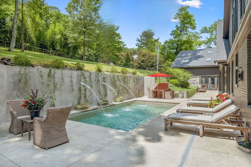 915 Overton Lea Rd, Nashville, TN 37220